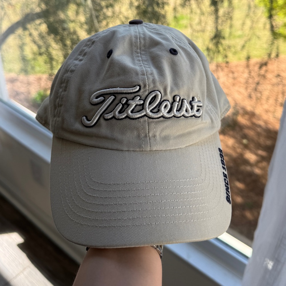 Titleist Beige hat